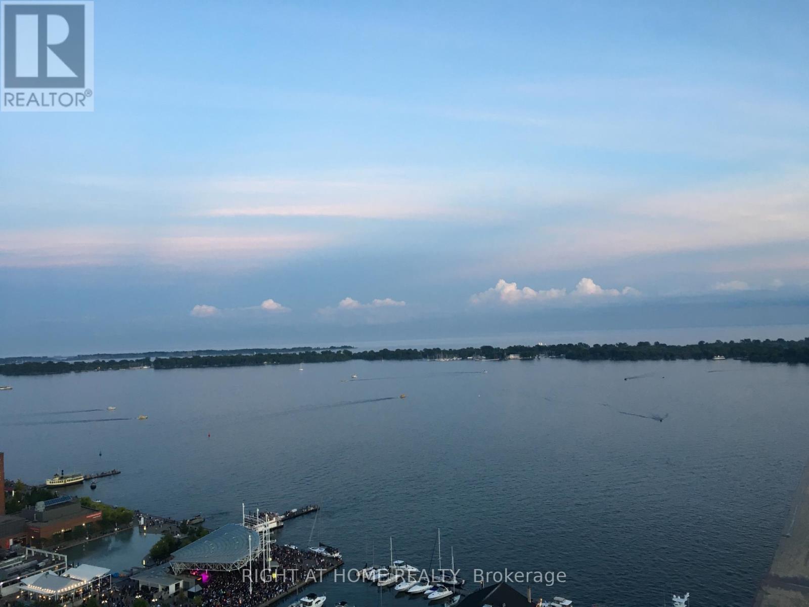 3008 - 270 Queens Quay, Toronto, Ontario  M5J 2N4 - Photo 2 - C13749800