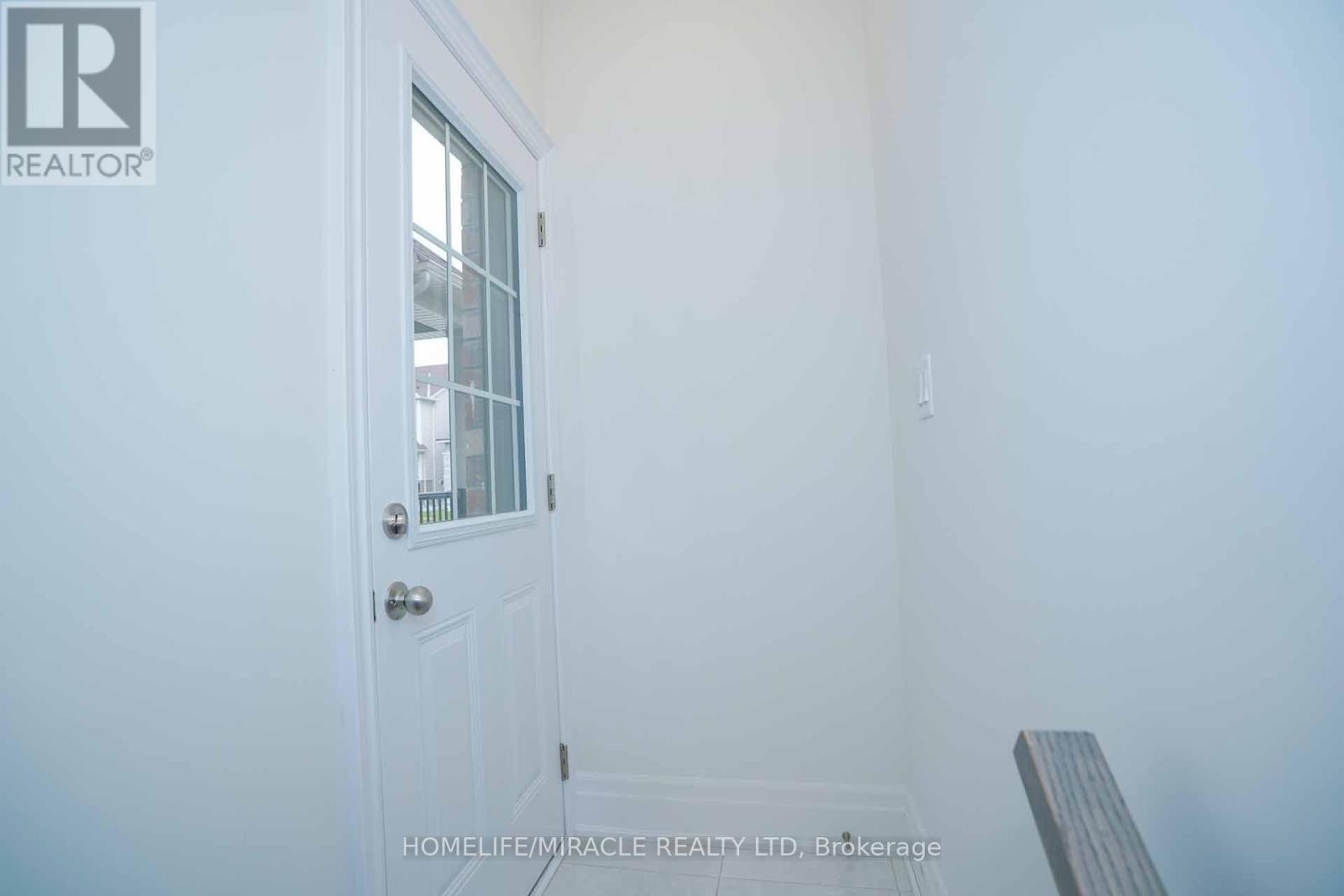Lower - 31 Prudhoe Terrace, Barrie, Ontario  L9J 0W2 - Photo 6 - S13749806