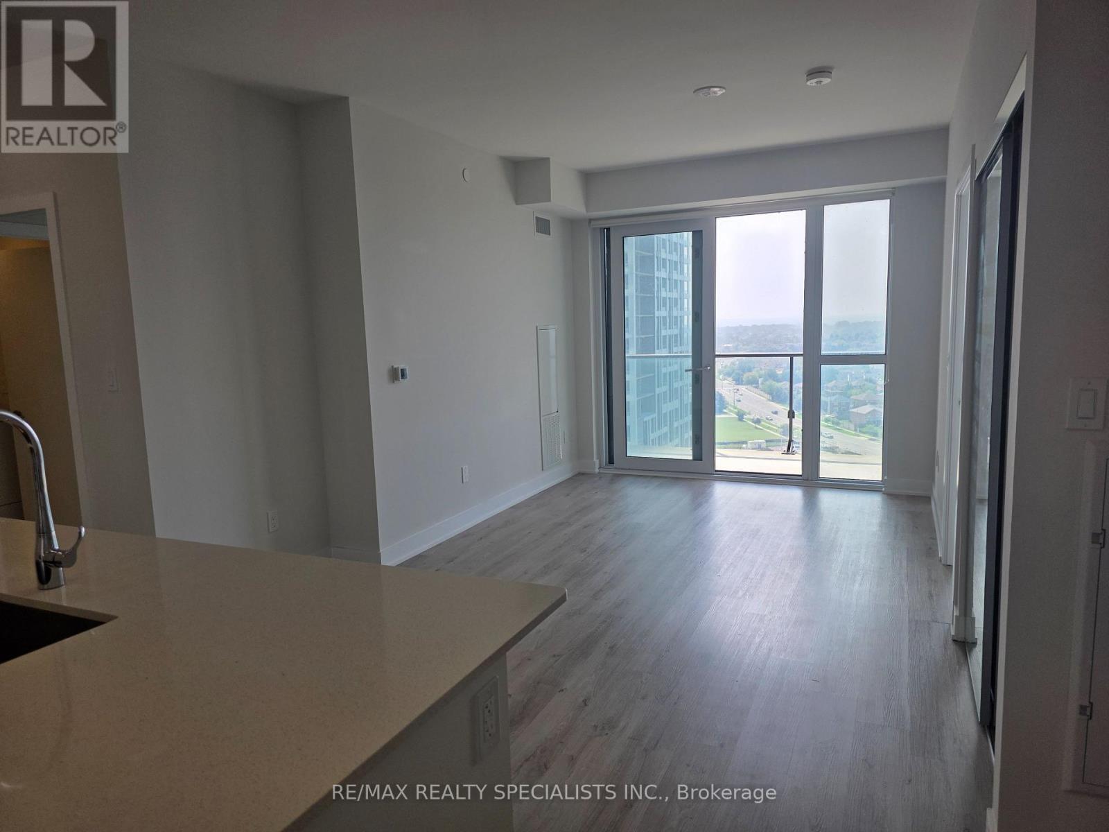 1407 - 430 Square One Drive, Mississauga, Ontario  L5B 0L6 - Photo 4 - W13749760