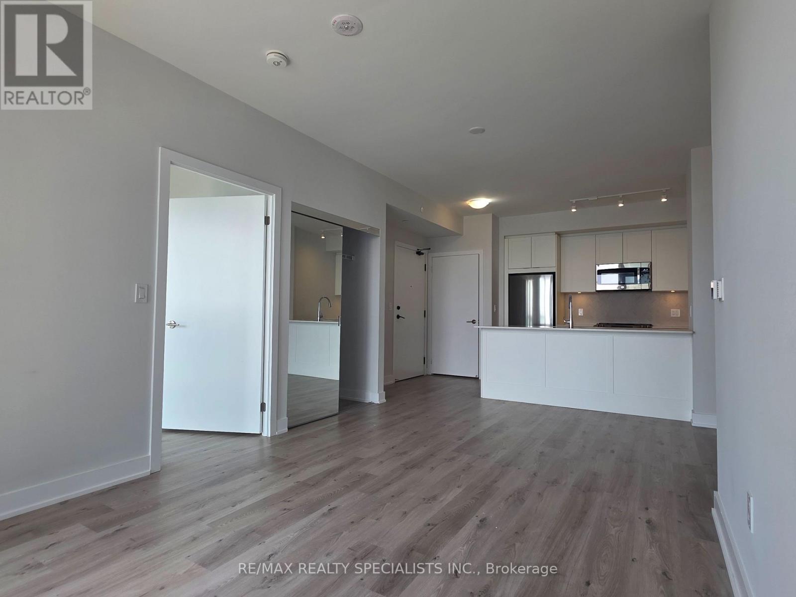 1407 - 430 Square One Drive, Mississauga, Ontario  L5B 0L6 - Photo 5 - W13749760