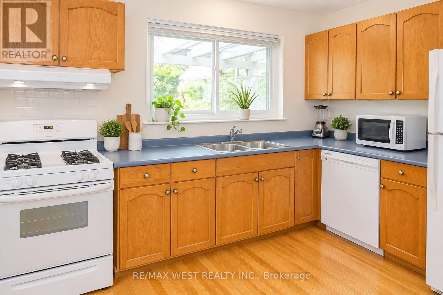 3538 Bannerhill Avenue, Mississauga, Ontario  L4X 1V1 - Photo 4 - W13749764