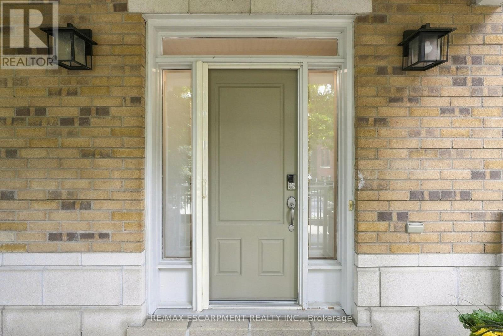 36 Compass Way, Mississauga, Ontario  L5G 4T8 - Photo 3 - W13749772