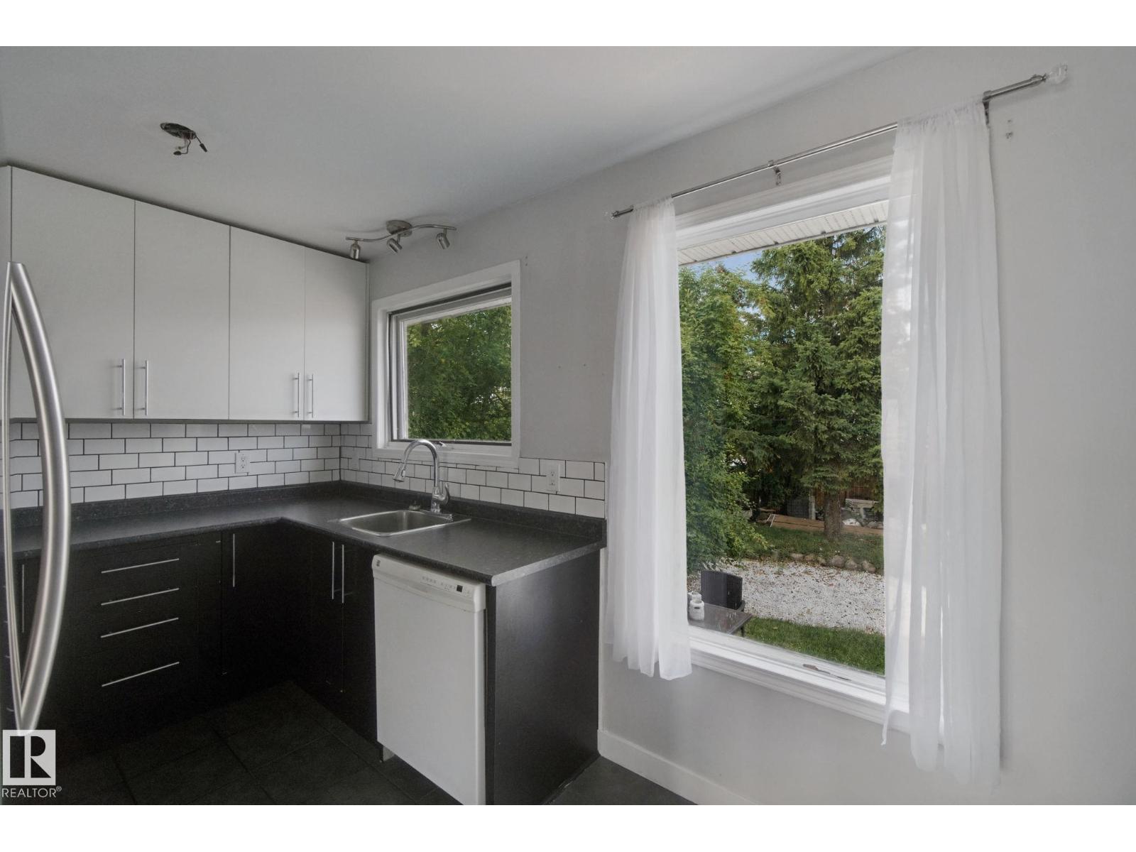 5928 11 Av Nw Nw, Edmonton, Alberta  T6L 3A6 - Photo 17 - E4507382