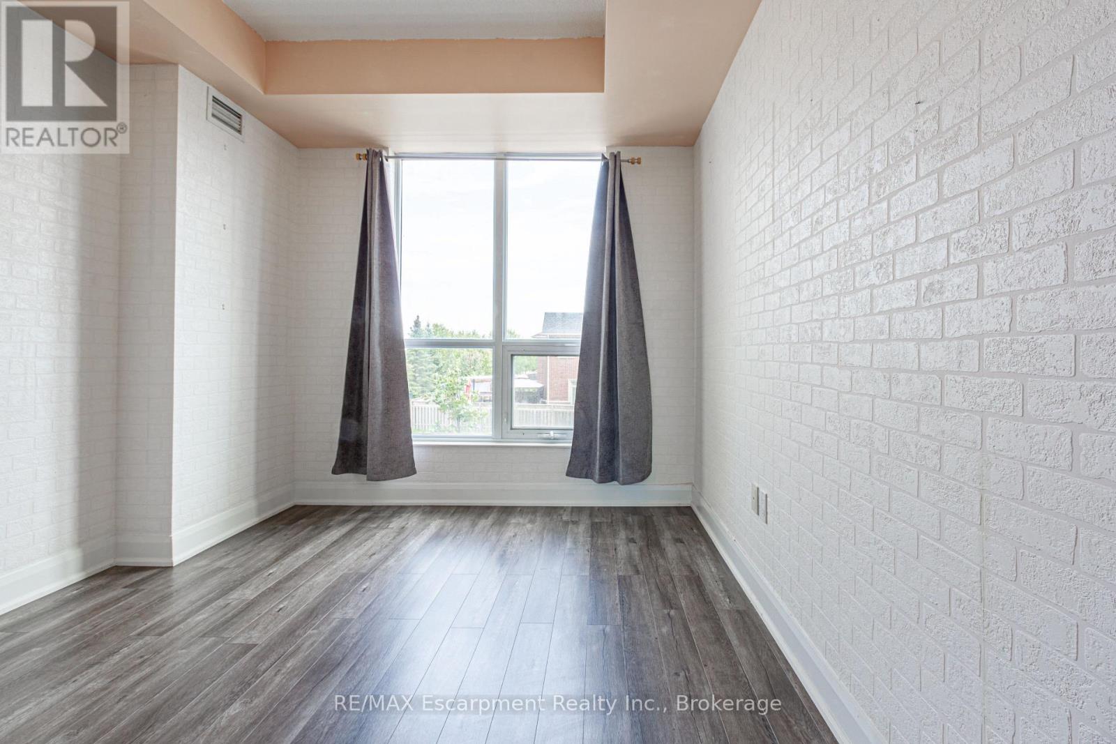 210 - 2470 Prince Michael Drive, Oakville, Ontario  L6H 0G9 - Photo 10 - W13587924