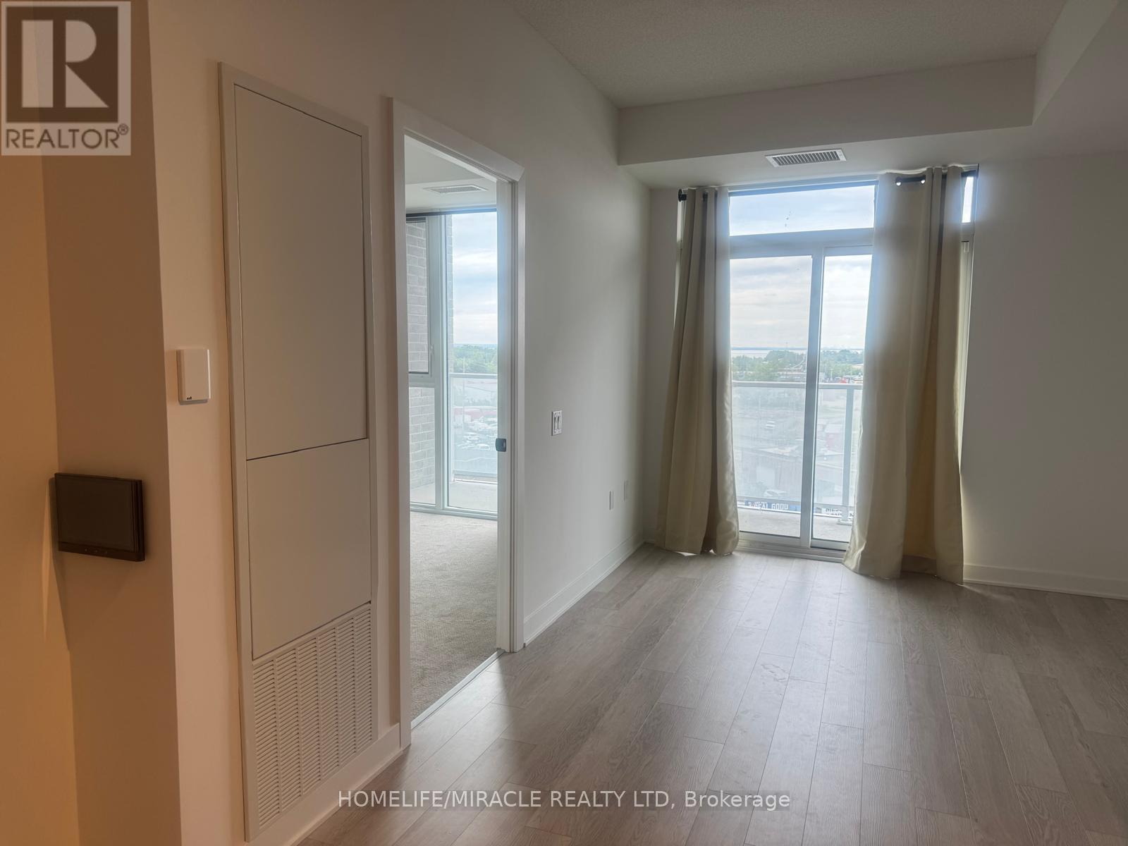 2782 BARTON STREET E, Hamilton, Ontario