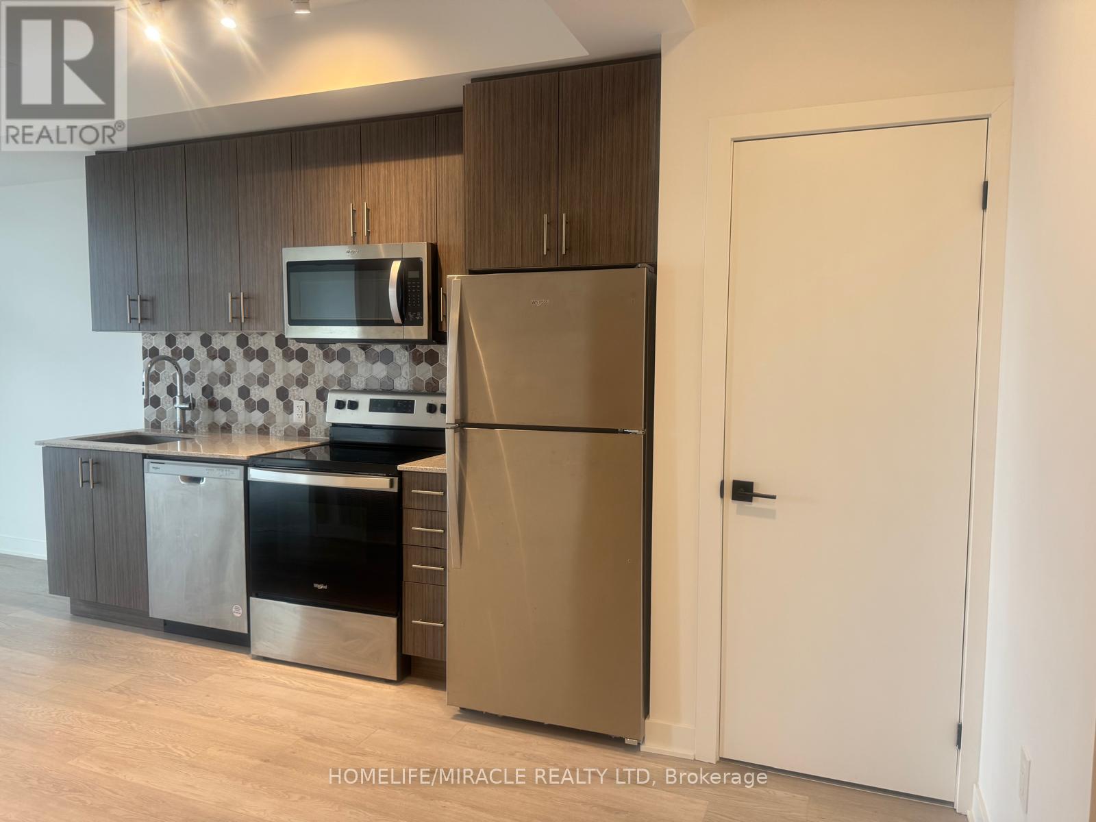 2782 Barton Street E, Hamilton, Ontario  L8E 2J8 - Photo 3 - X13749812