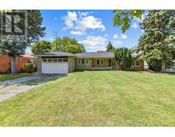 4 BANBURY ROAD, Toronto, Ontario