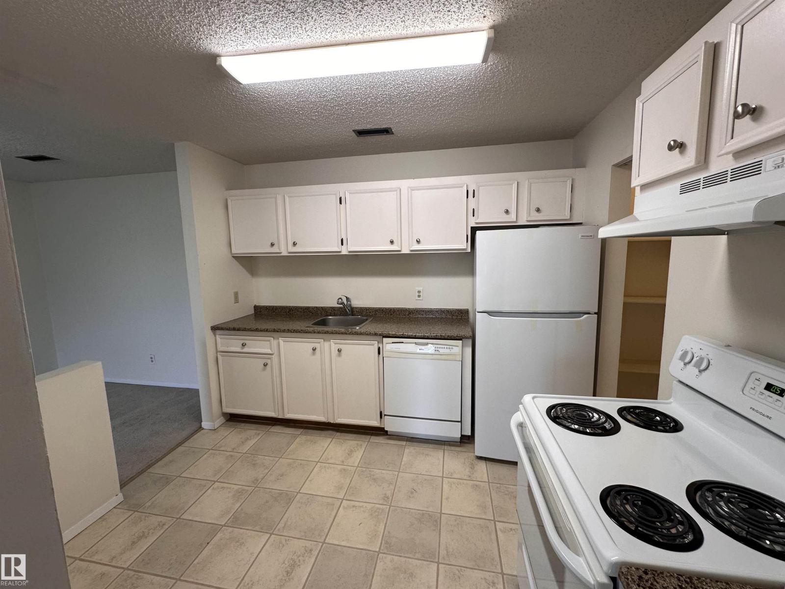 #132 2703 79 St NW, Edmonton, Alberta  T6K 3Z6 - Photo 10 - E4507385