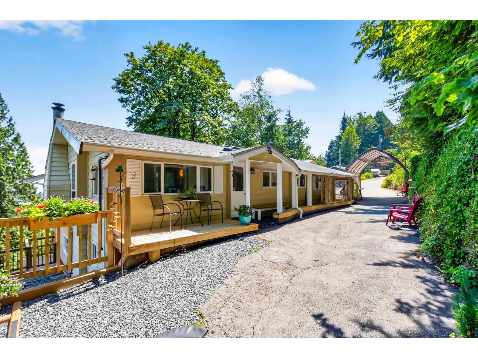 9560 Monte Vista Street, Mission, British Columbia  V2V 6B2 - Photo 4 - R3144407