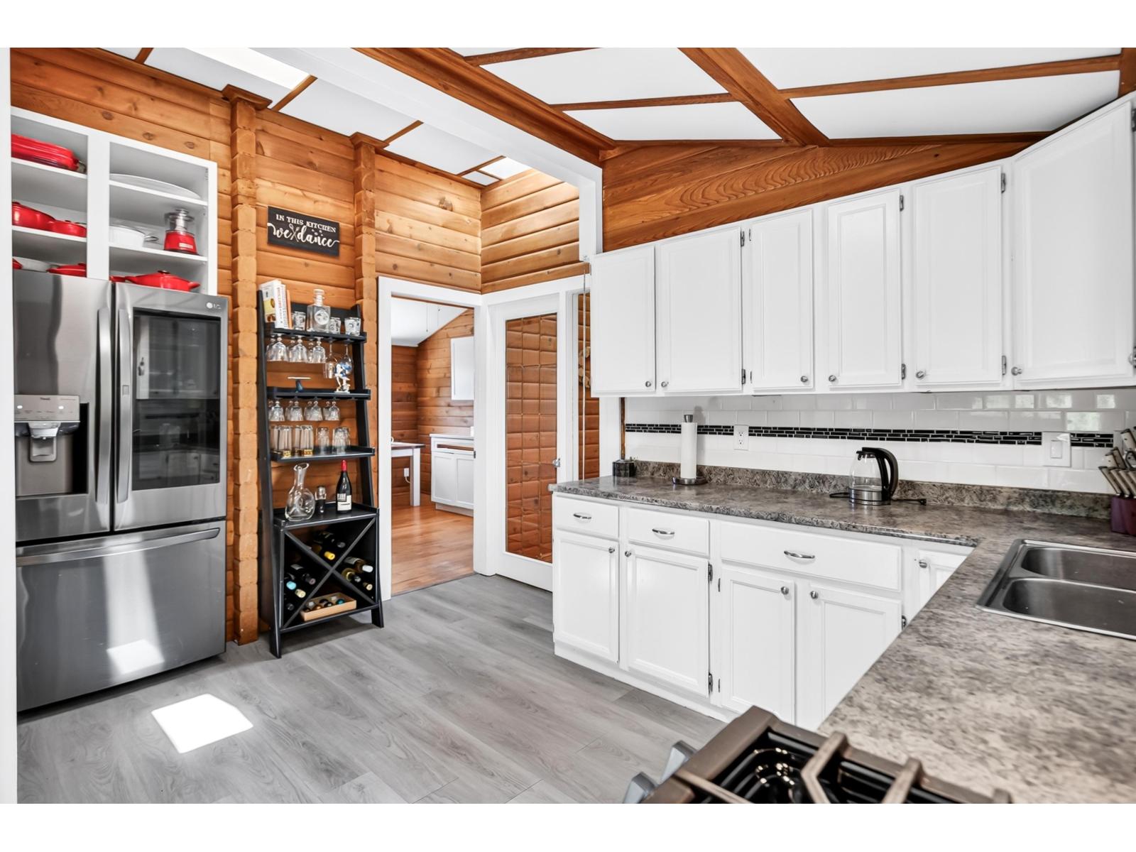 9560 Monte Vista Street, Mission, British Columbia  V2V 6B2 - Photo 5 - R3144407