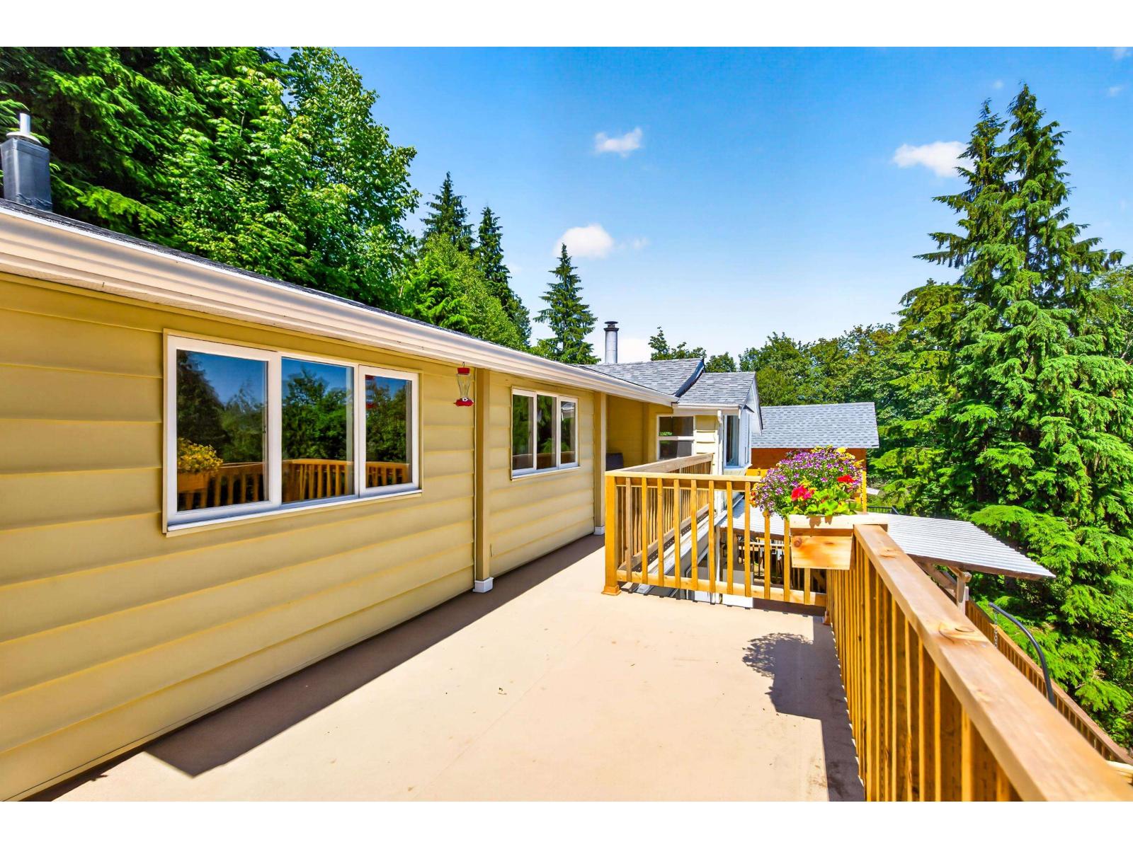 9560 Monte Vista Street, Mission, British Columbia  V2V 6B2 - Photo 12 - R3144407