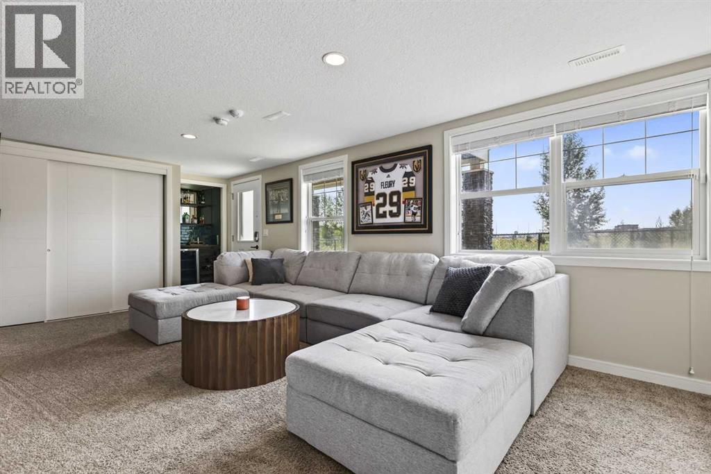 26 Nolan Hill Heights NW, Calgary, Alberta  T3R 0S5 - Photo 5 - A2339557