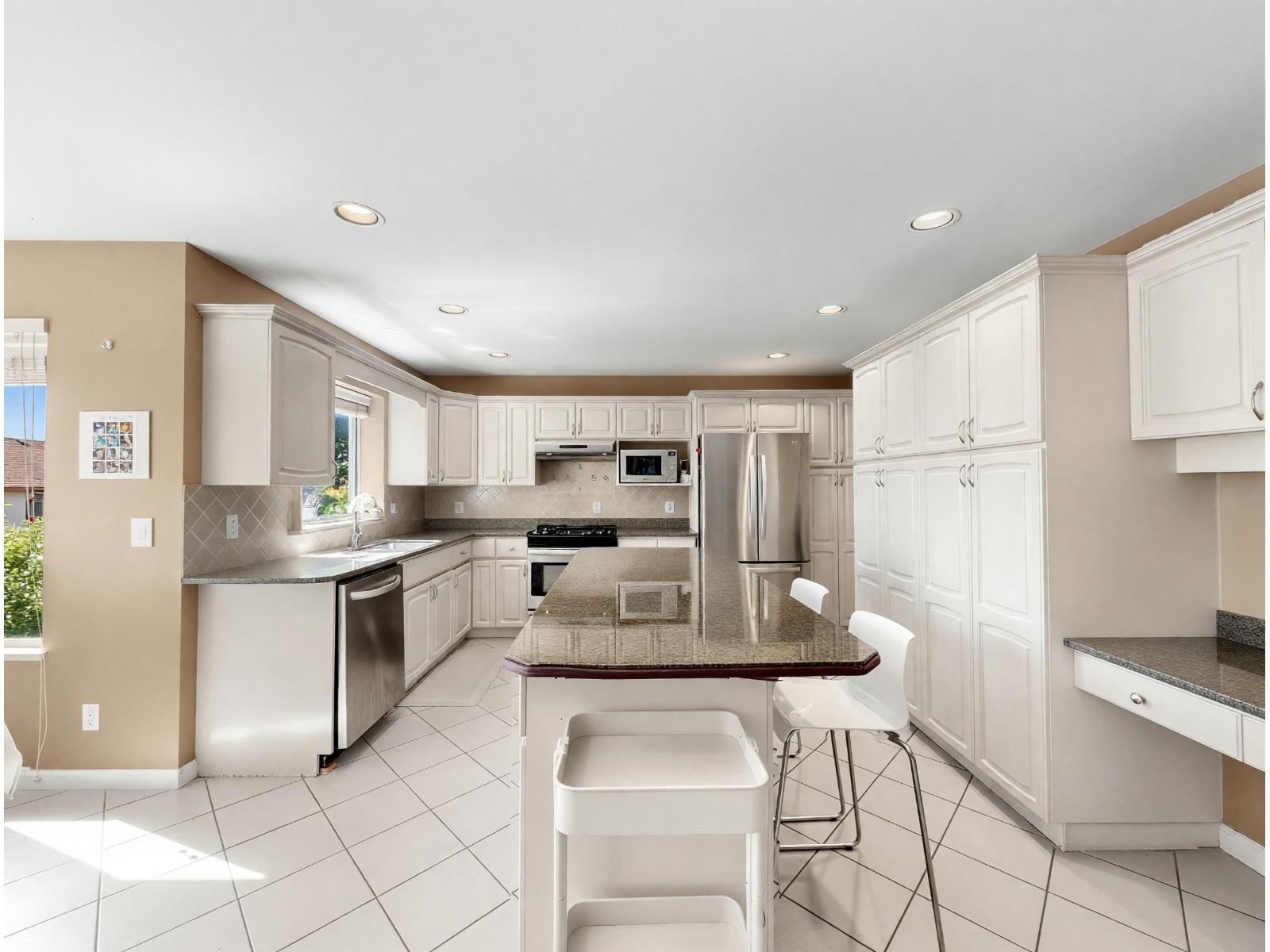 15390 80a Avenue, Surrey, British Columbia  V3S 7X7 - Photo 8 - R3159015