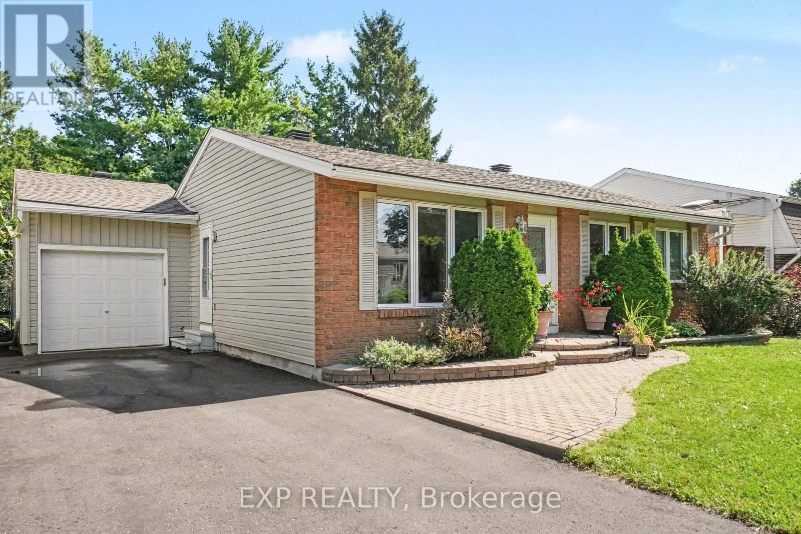 1347 METZ CRESCENT, Ottawa, Ontario