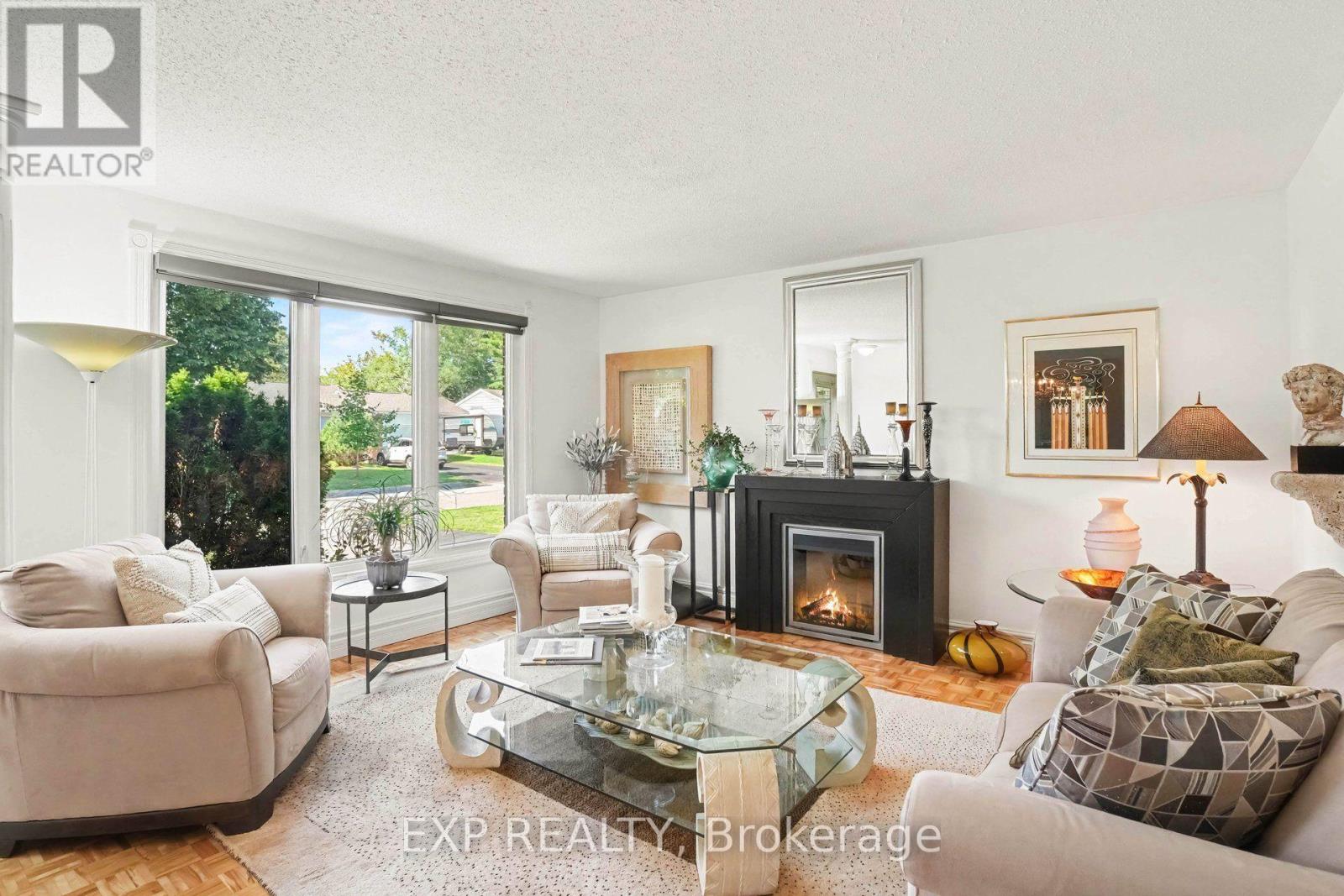 1347 Metz Crescent, Ottawa, Ontario  K1K 3Z6 - Photo 5 - X13749948