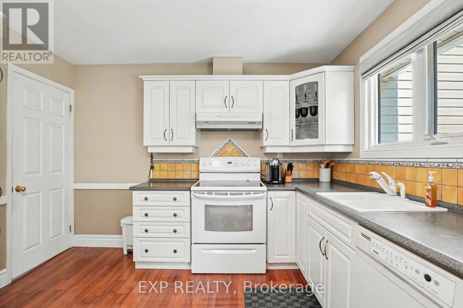 1347 Metz Crescent, Ottawa, Ontario  K1K 3Z6 - Photo 9 - X13749948