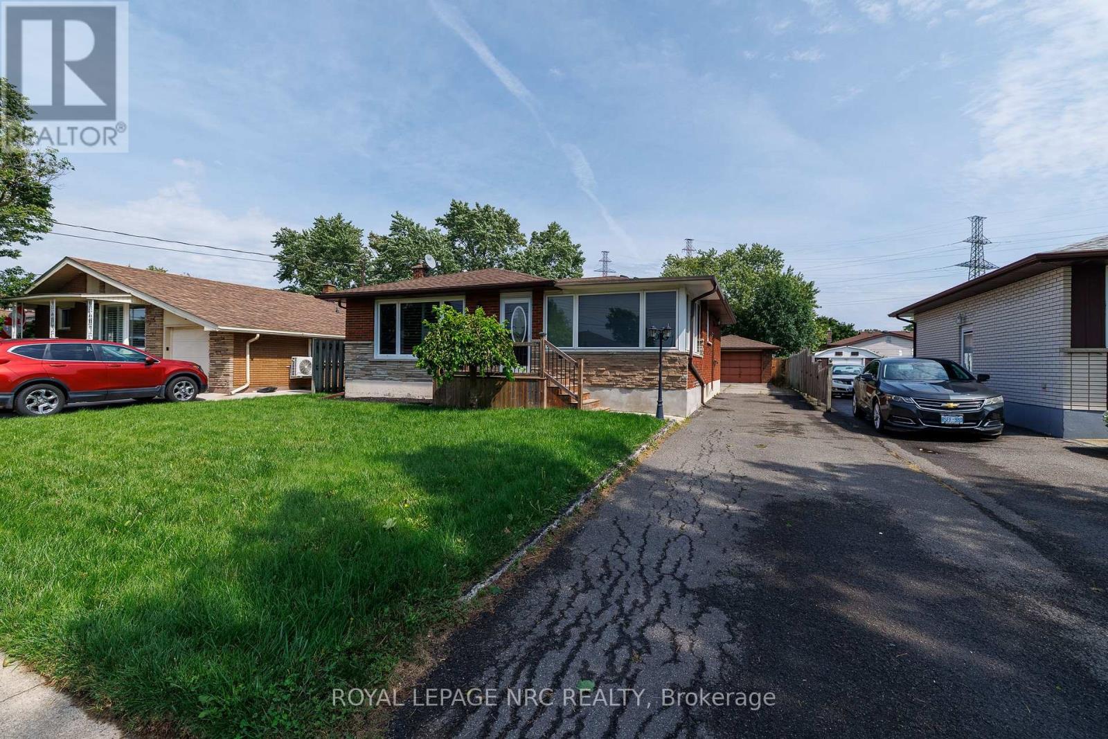 15 MEMORIAL PARK DRIVE, Welland, Ontario