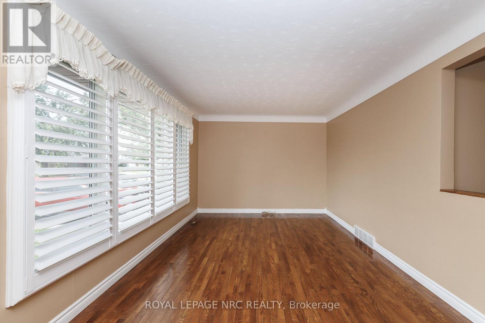 15 Memorial Park Drive, Welland, Ontario  L3B 1A5 - Photo 13 - X13749936