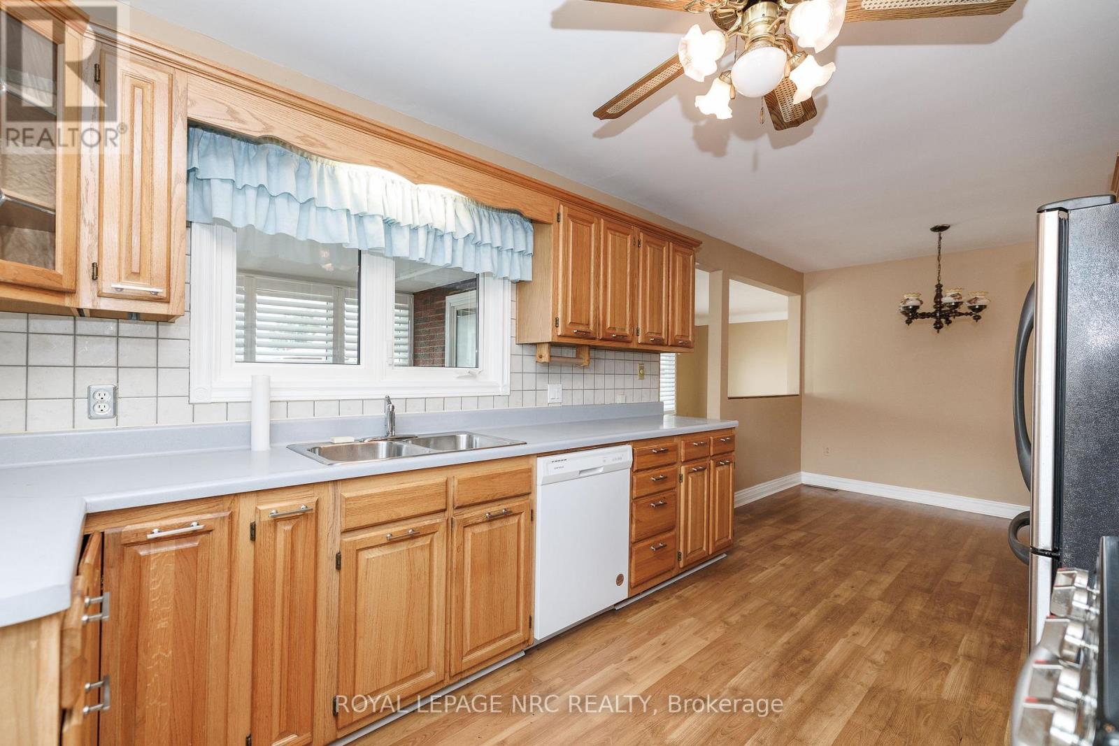 15 Memorial Park Drive, Welland, Ontario  L3B 1A5 - Photo 18 - X13749936