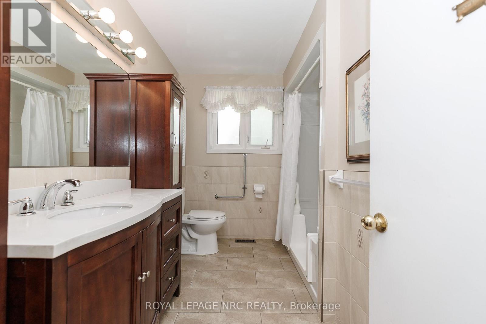 15 Memorial Park Drive, Welland, Ontario  L3B 1A5 - Photo 23 - X13749936