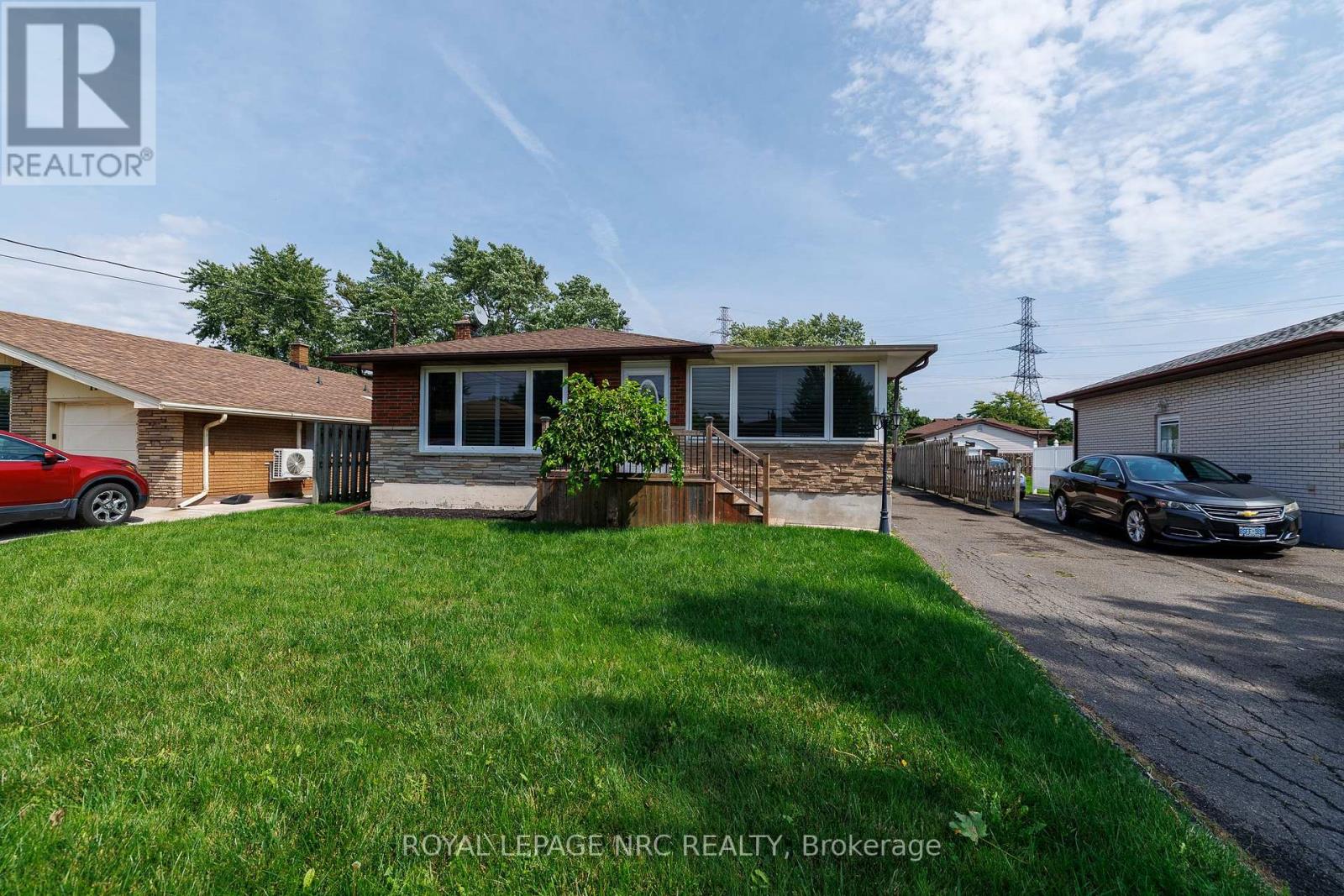15 Memorial Park Drive, Welland, Ontario  L3B 1A5 - Photo 3 - X13749936