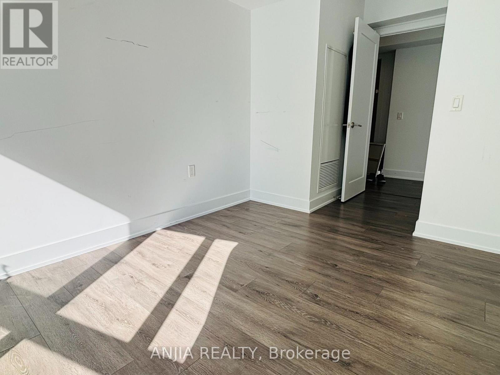 622 - 585 Bloor Street E, Toronto, Ontario  M4W 0B3 - Photo 3 - C13749958