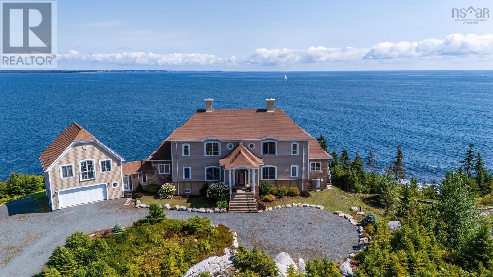 73 Kestrel Court, Halibut Bay, Nova Scotia
