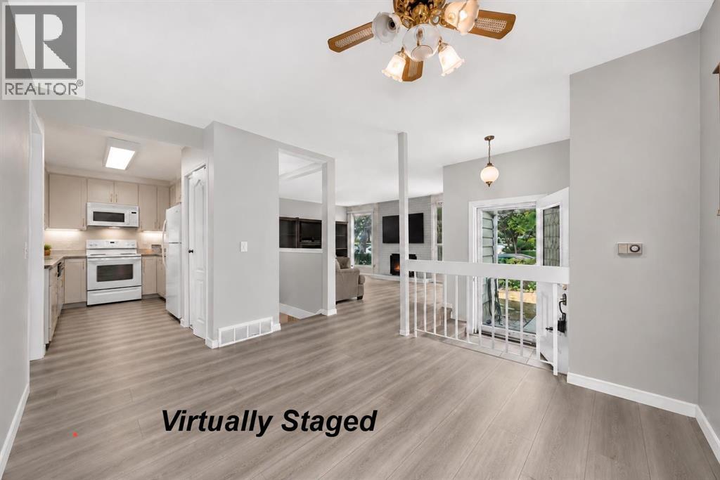 6437 Coach Hill Road SW, Calgary, Alberta  T3H 1B5 - Photo 1 - A2334043