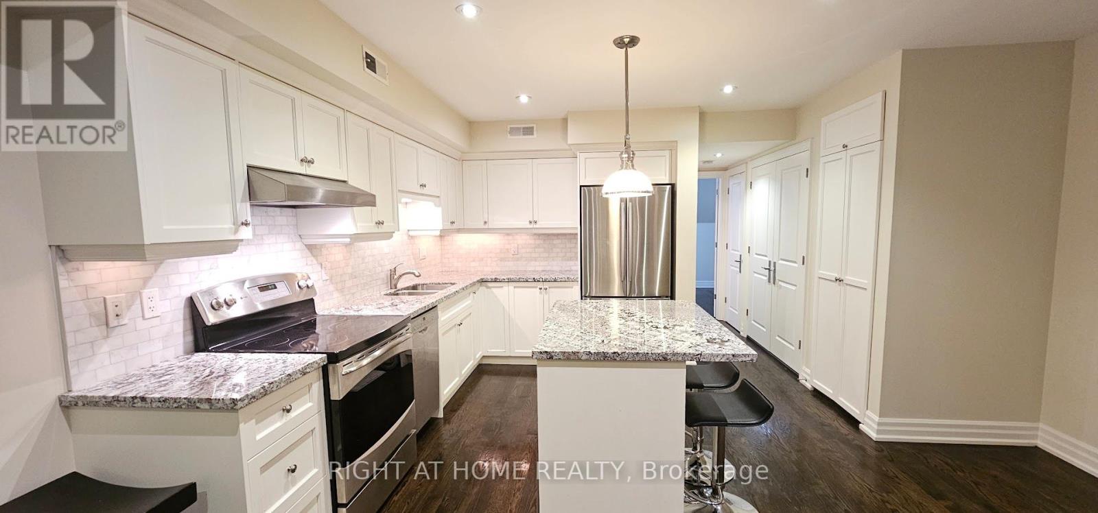 730 Shaw Street, Toronto, Ontario  M6G 3L7 - Photo 5 - C13749978