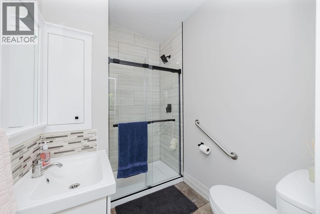 462 Central Avenue, Gibsons, British Columbia  V0N 1V1 - Photo 16 - R3161897