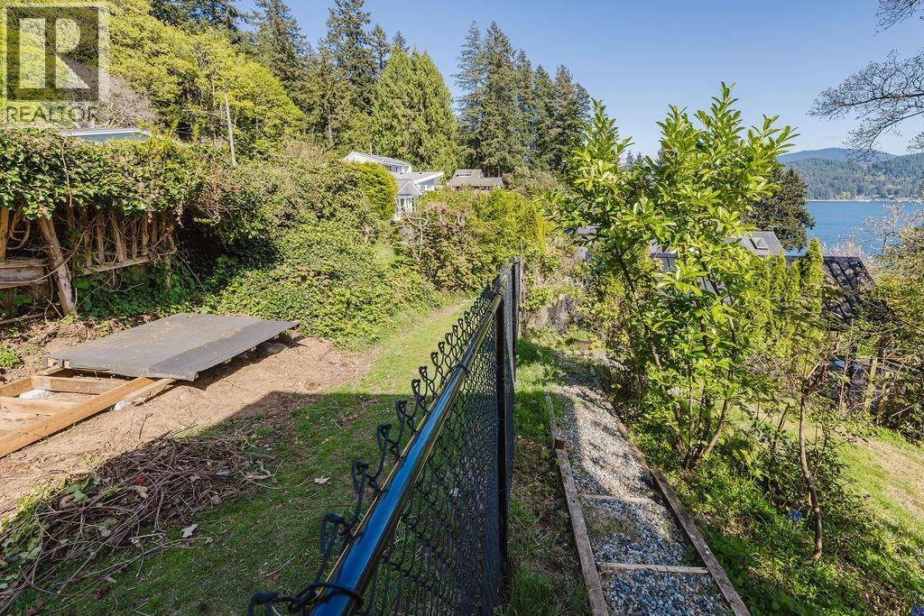 462 Central Avenue, Gibsons, British Columbia  V0N 1V1 - Photo 35 - R3161897