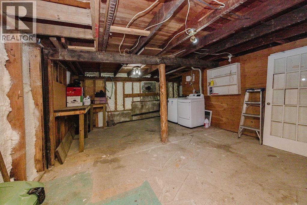 462 Central Avenue, Gibsons, British Columbia  V0N 1V1 - Photo 38 - R3161897