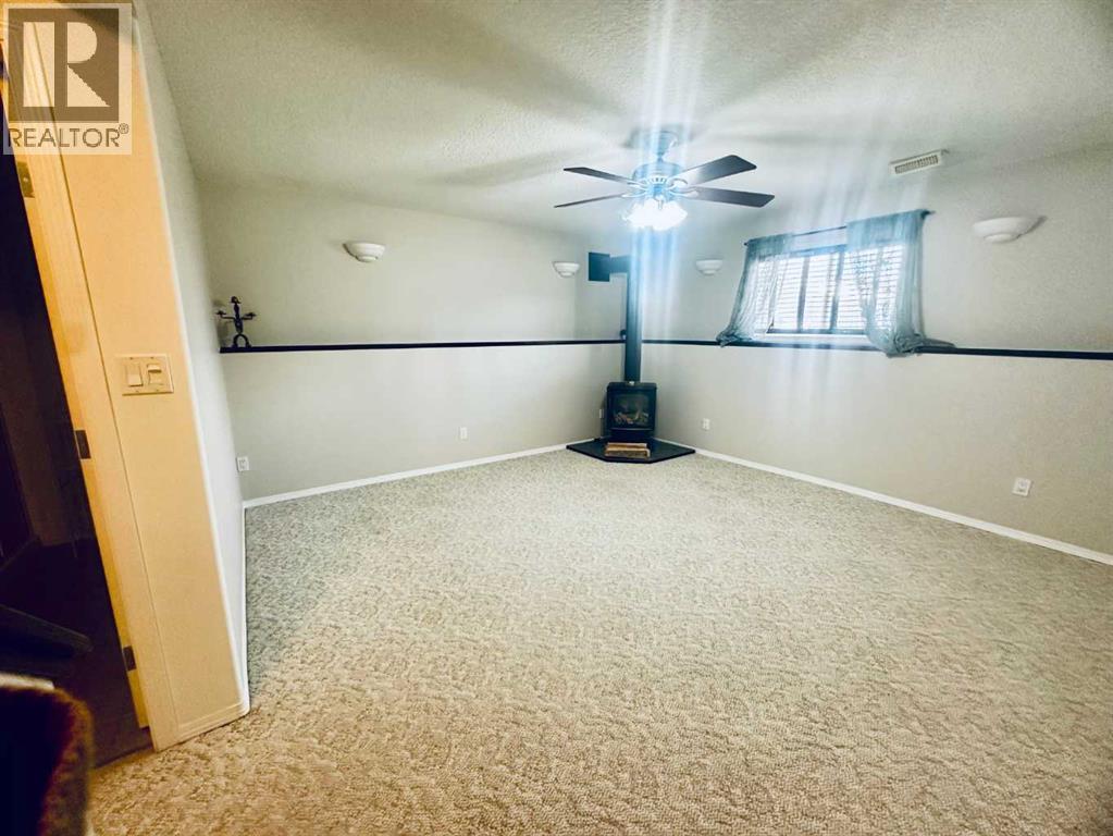 10625 Royal Oaks Drive, Grande Prairie, Alberta  T8V 8G3 - Photo 16 - A2343139