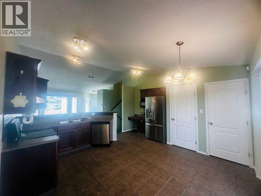 10625 Royal Oaks Drive, Grande Prairie, Alberta  T8V 8G3 - Photo 7 - A2343139