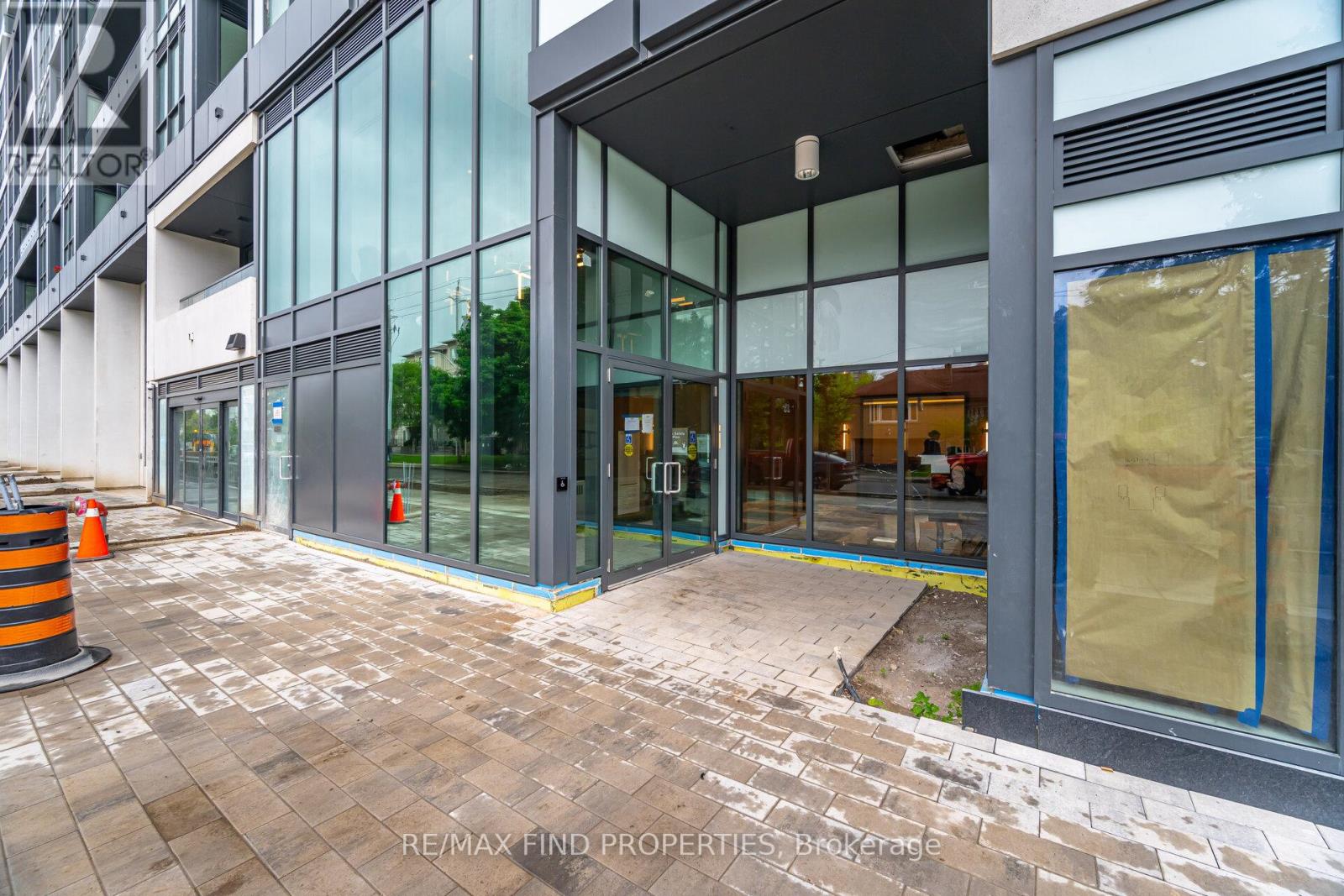 910 - 6 Greenbriar Road, Toronto, Ontario  M2K 0H6 - Photo 3 - C13749992