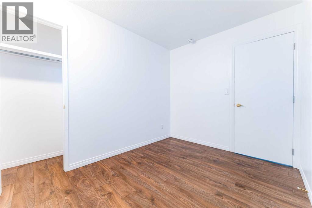 2906 Doverville Crescent Se, Calgary, Alberta  T2B 1T0 - Photo 18 - A2337441