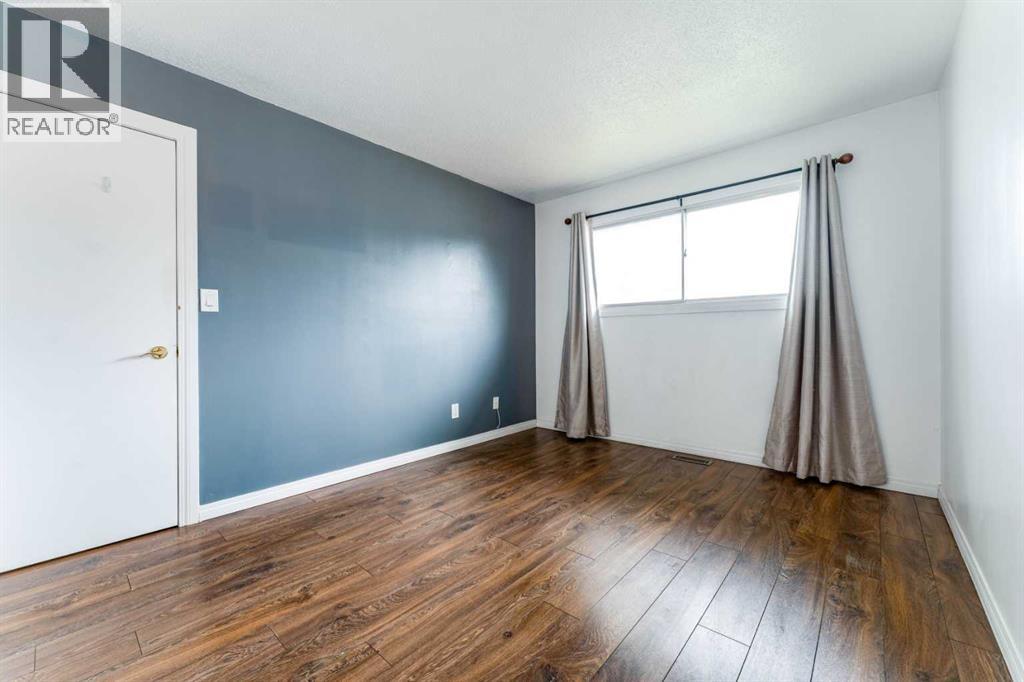 2906 Doverville Crescent Se, Calgary, Alberta  T2B 1T0 - Photo 12 - A2337441
