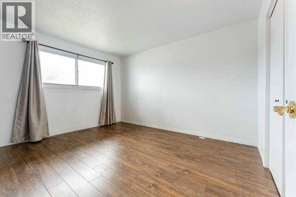 2906 Doverville Crescent Se, Calgary, Alberta  T2B 1T0 - Photo 14 - A2337441