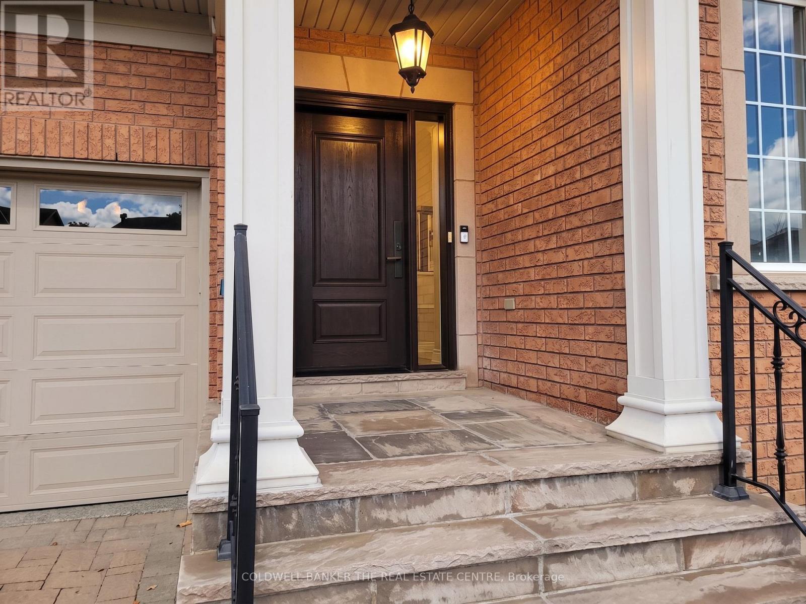 304 Tower Hill Road, Richmond Hill, Ontario  L4E 0A7 - Photo 2 - N13655166