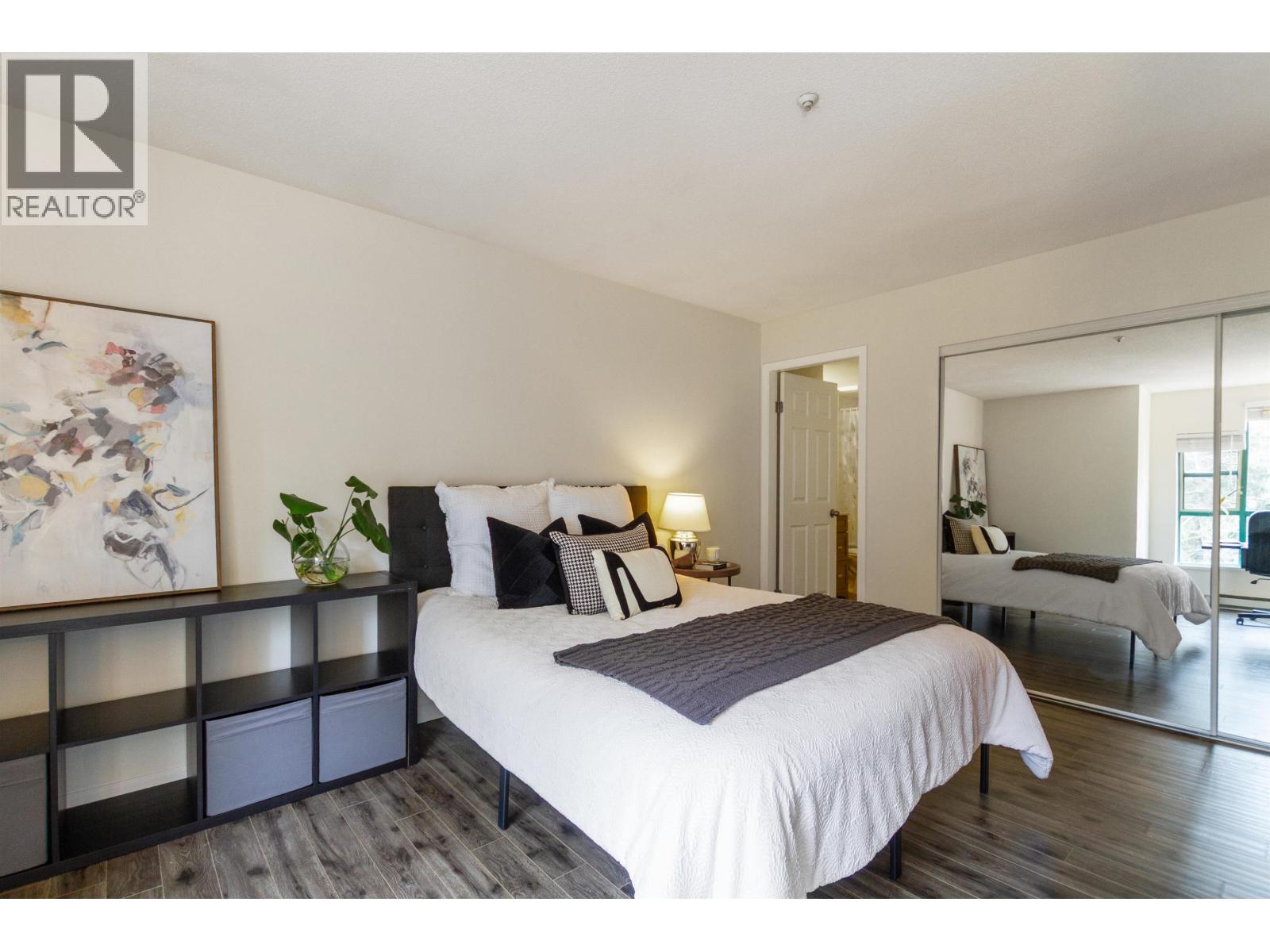 401e 3081 Glen Drive, Coquitlam, British Columbia  V3B 2P8 - Photo 3 - R3143560