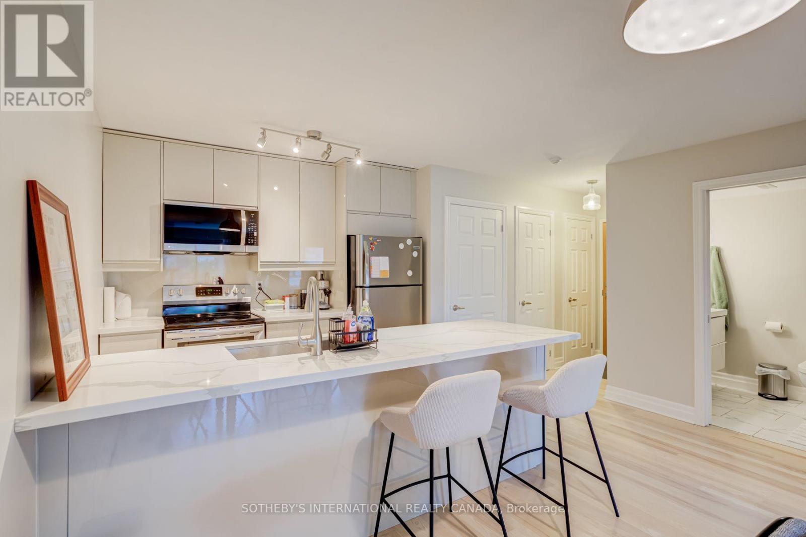 301 - 3069 LAKESHORE BOULEVARD, Toronto, Ontario