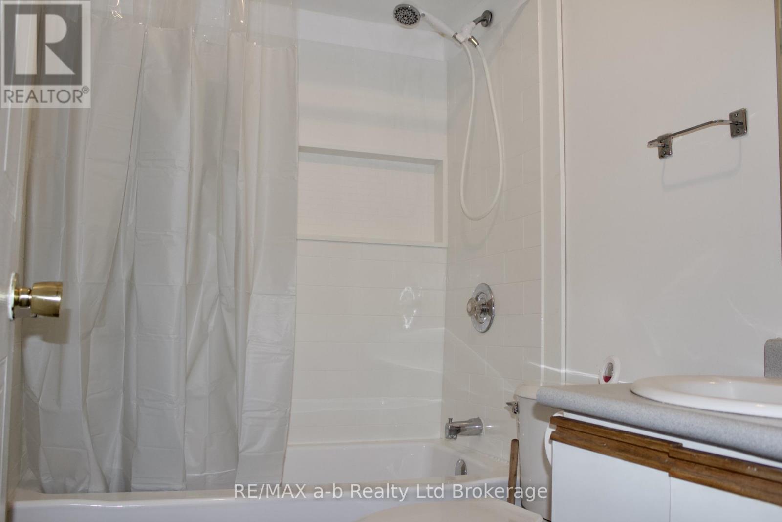 46 - 56 Hiawatha Road, Woodstock, Ontario  N4T 1P2 - Photo 21 - X13750054