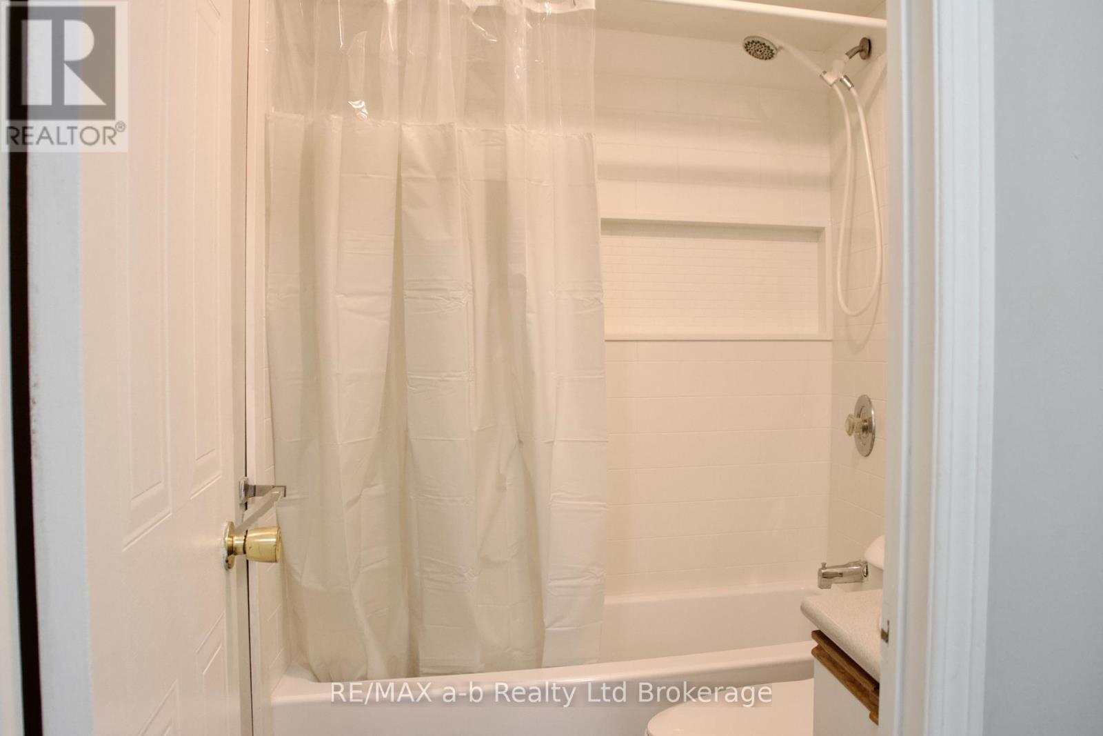 46 - 56 Hiawatha Road, Woodstock, Ontario  N4T 1P2 - Photo 4 - X13750054