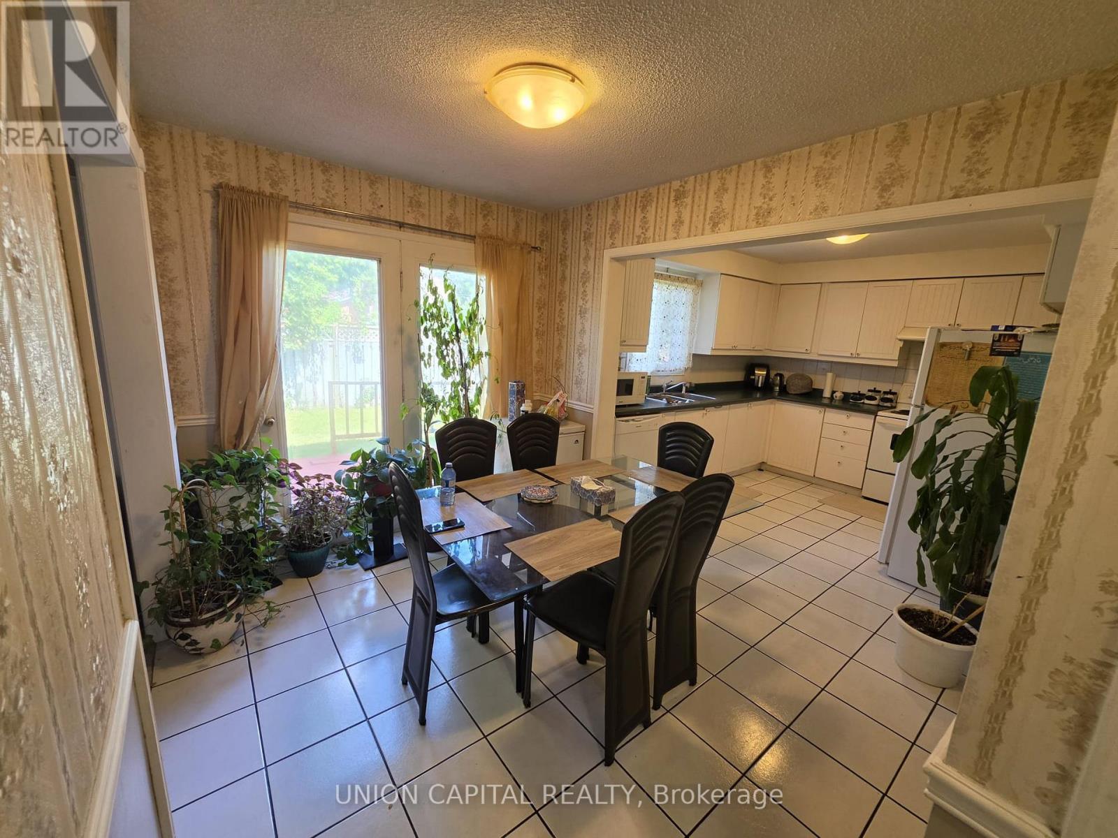 2363 Strathmore Crescent, Pickering, Ontario  L1X 2H3 - Photo 15 - E13750050