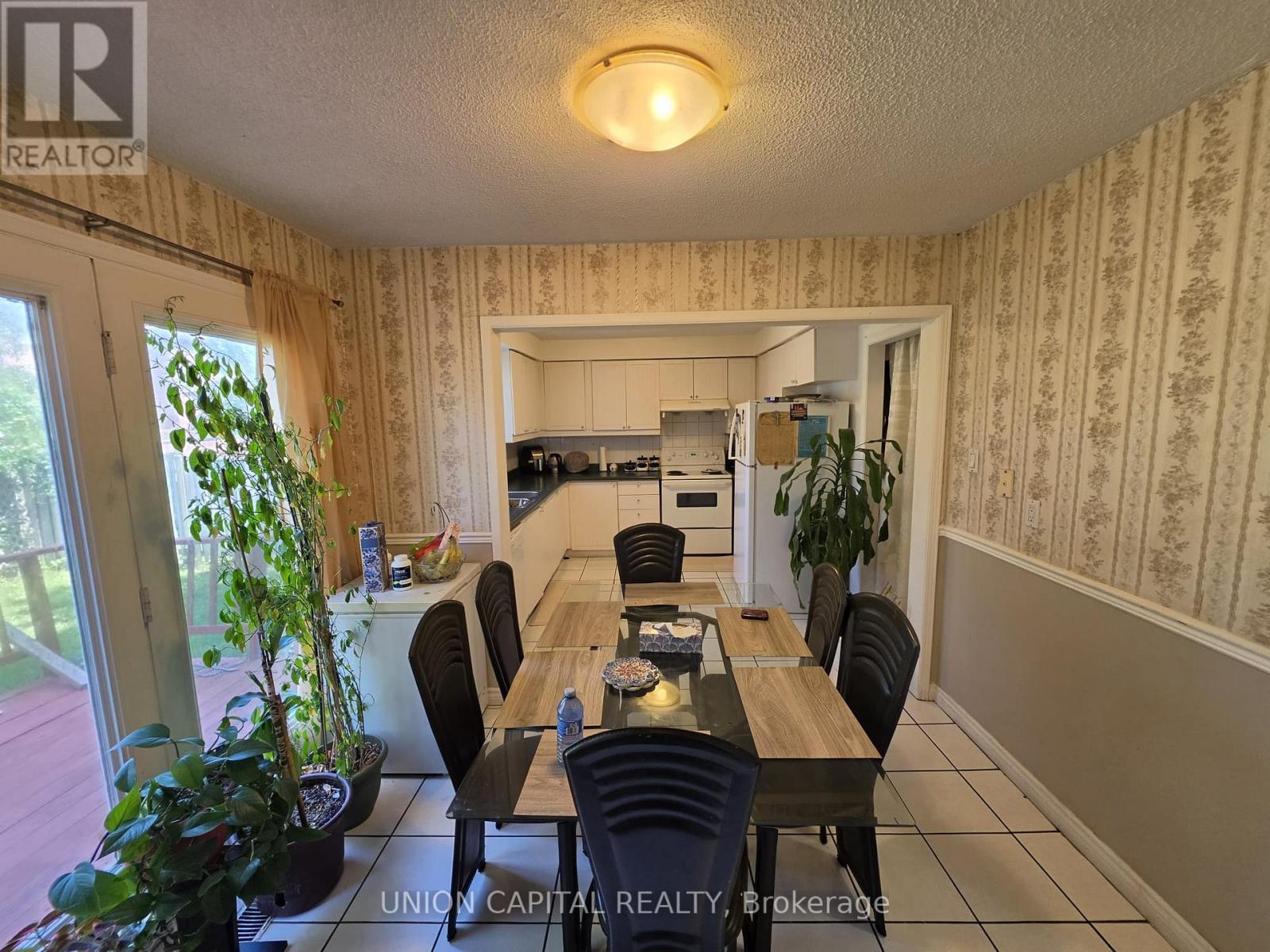 2363 Strathmore Crescent, Pickering, Ontario  L1X 2H3 - Photo 17 - E13750050