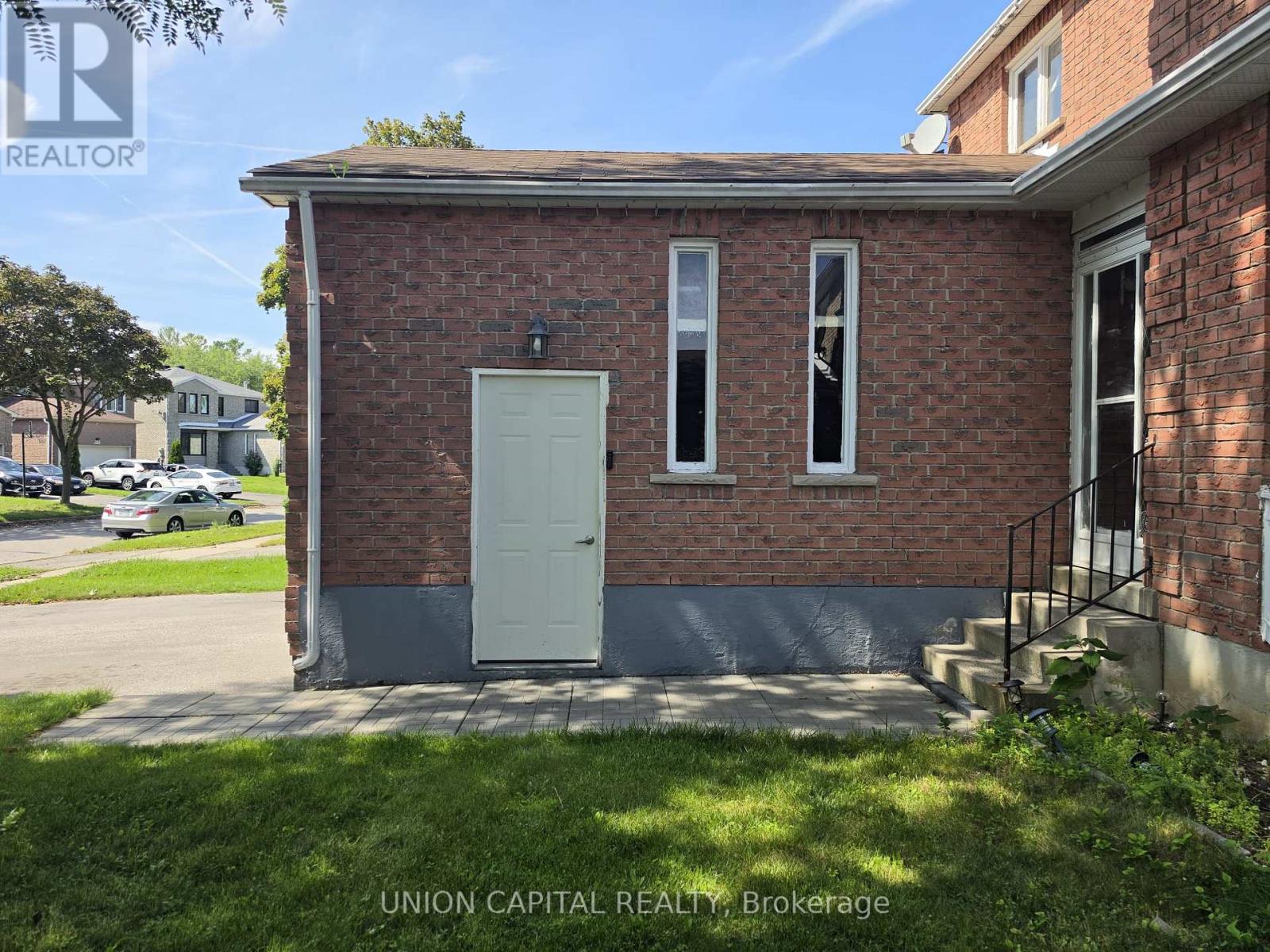 2363 Strathmore Crescent, Pickering, Ontario  L1X 2H3 - Photo 7 - E13750050