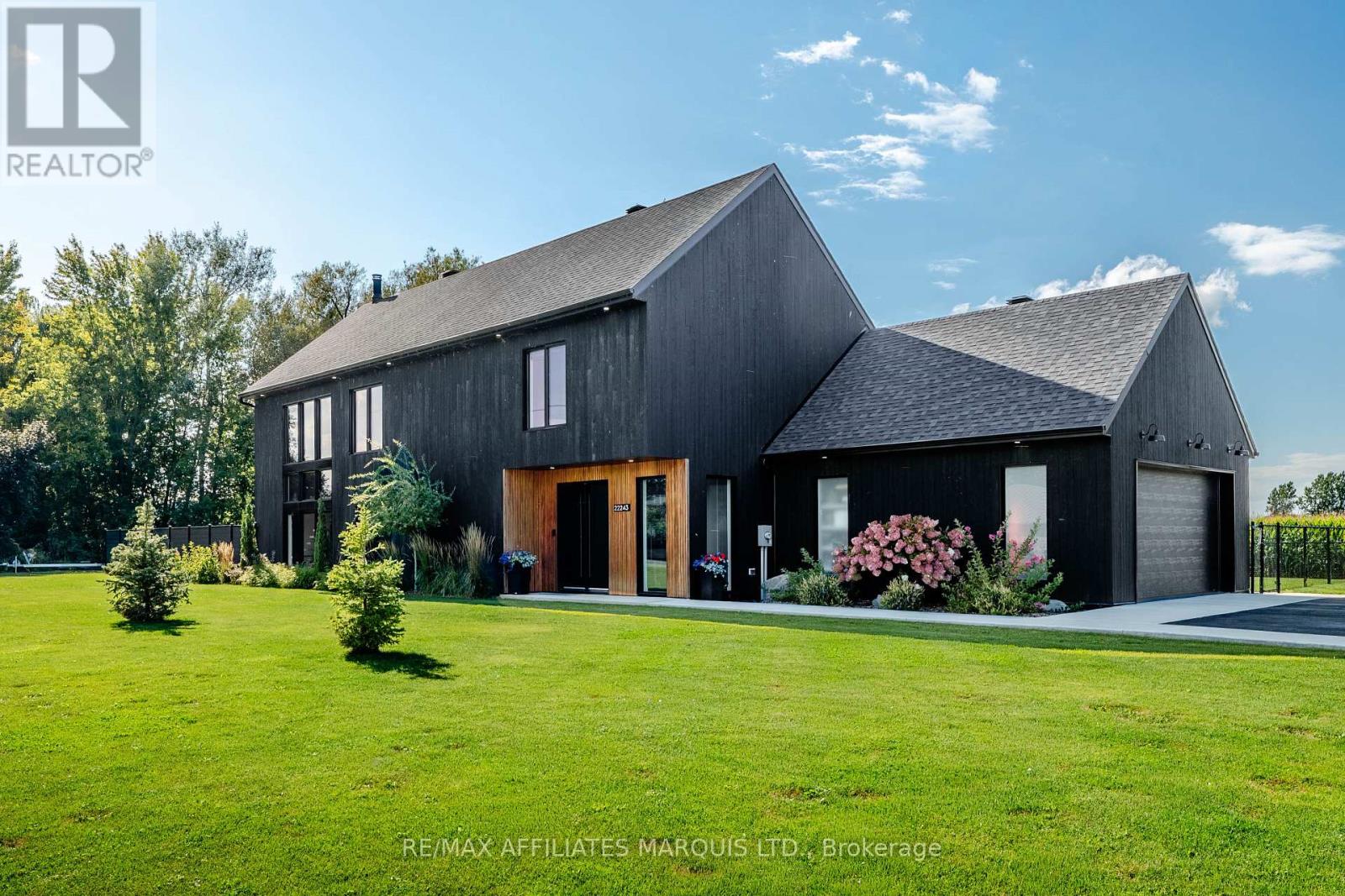22243 Old Highway 2 Road, South Glengarry, Ontario  K0C 1E0 - Photo 2 - X13750052
