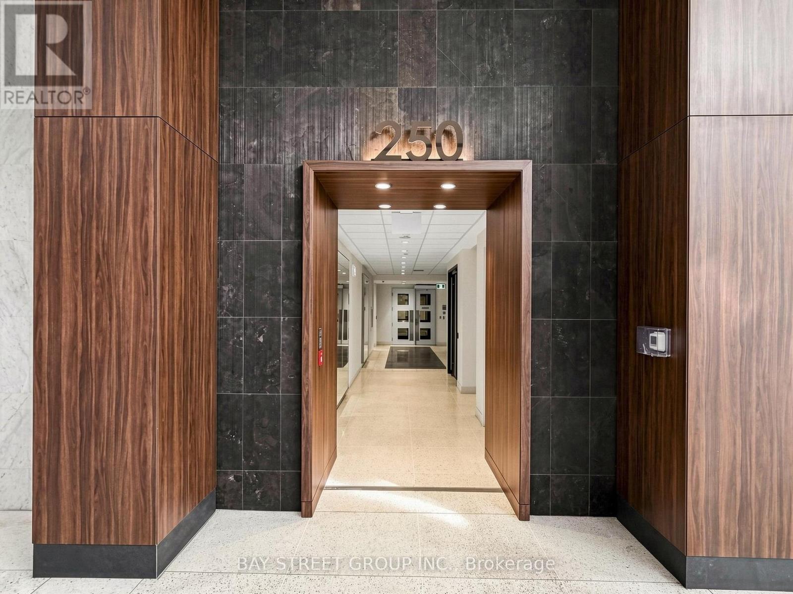 1134 - 250 Wellington Street W, Toronto, Ontario  M5V 3P6 - Photo 2 - C13749698