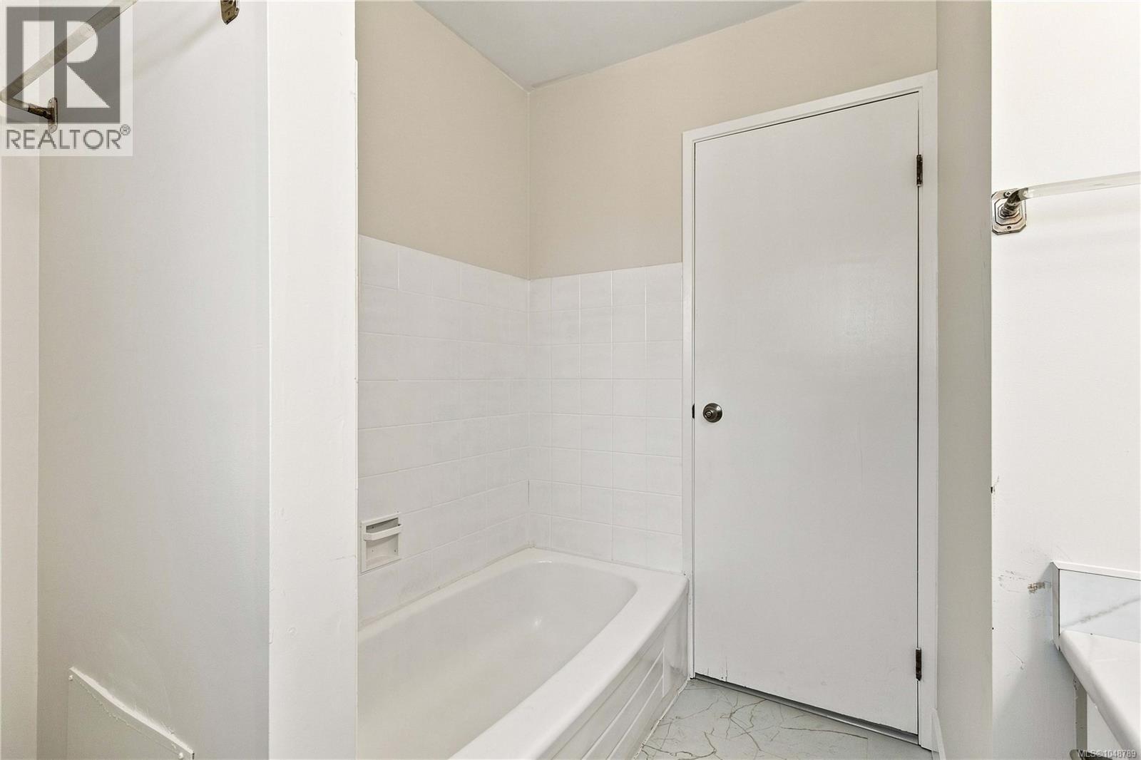 2940 Cedar Hill Rd, Victoria, British Columbia  V8T 3H9 - Photo 18 - 1048789