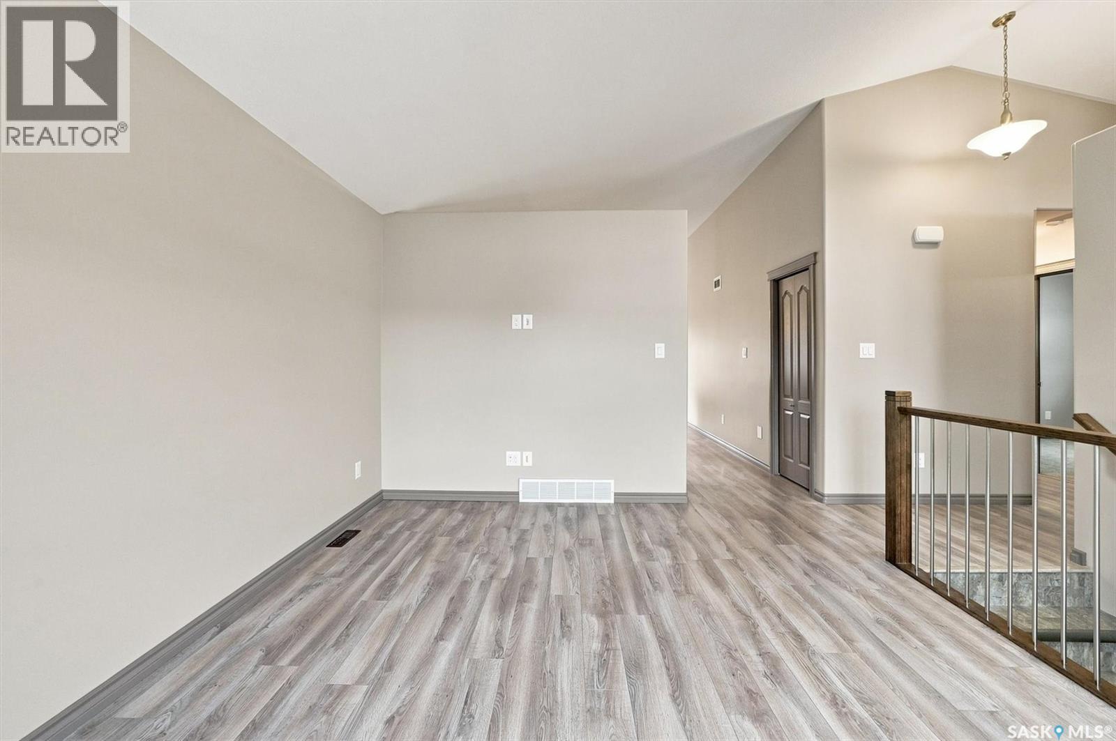204 Cowan Crescent, Martensville, Saskatchewan  S0K 2A0 - Photo 6 - SK047635